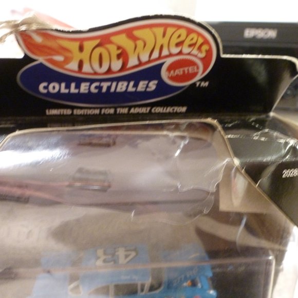 Hot Wheel Collectibles '57Oldsmobile car Limited - Picture 7 of 7